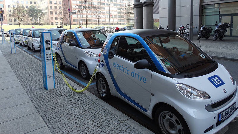 Enel X și-a triplat rețeaua de puncte publice de încărcare a vehiculelor electrice