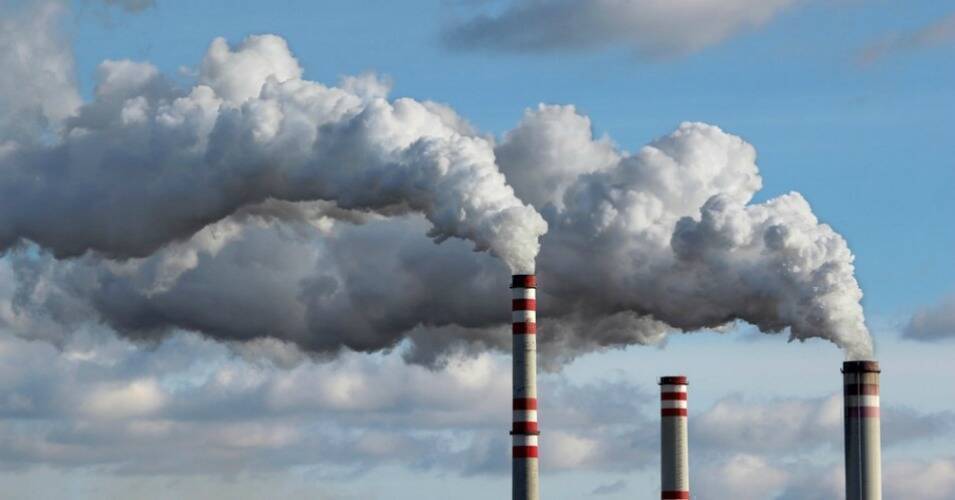 Europarlamentarii vor ținte mai ambițioase de reducere a emisiilor de gaze cu efect de seră