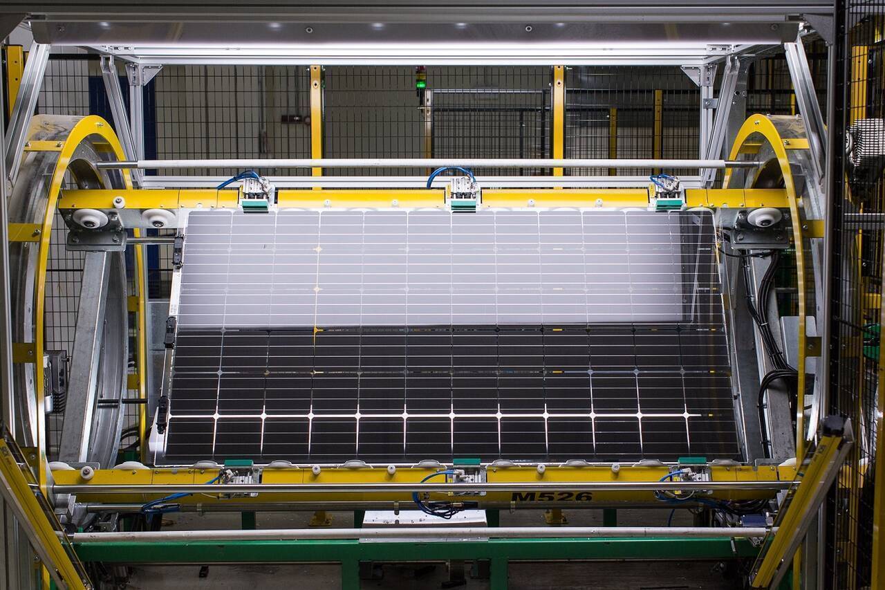 Enel a început să fabrice panouri fotovoltaice bifaciale, care produc cu 30% mai multă energie