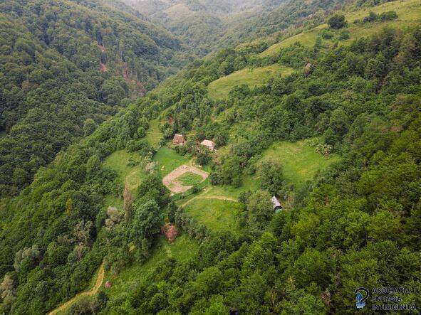 Proiectul „Energie pentru viață” continuă la case izolate din Munții Harghita, unde nu a existat niciodată curent electric