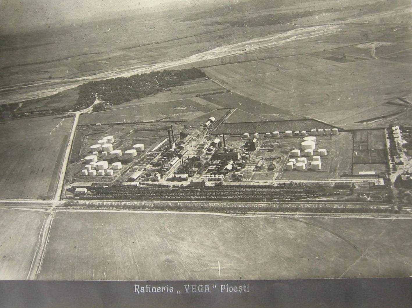 Rafinaria Vega Ploiesti vedere aeriana - sursa foto: Rompetrol