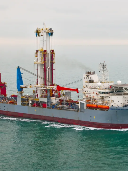 OMV Petrom și NewMed aleg platforma Globetrotter I pentru sondele offshore din Marea Neagră (Bulgaria) - sursa foto: OMV Petrom