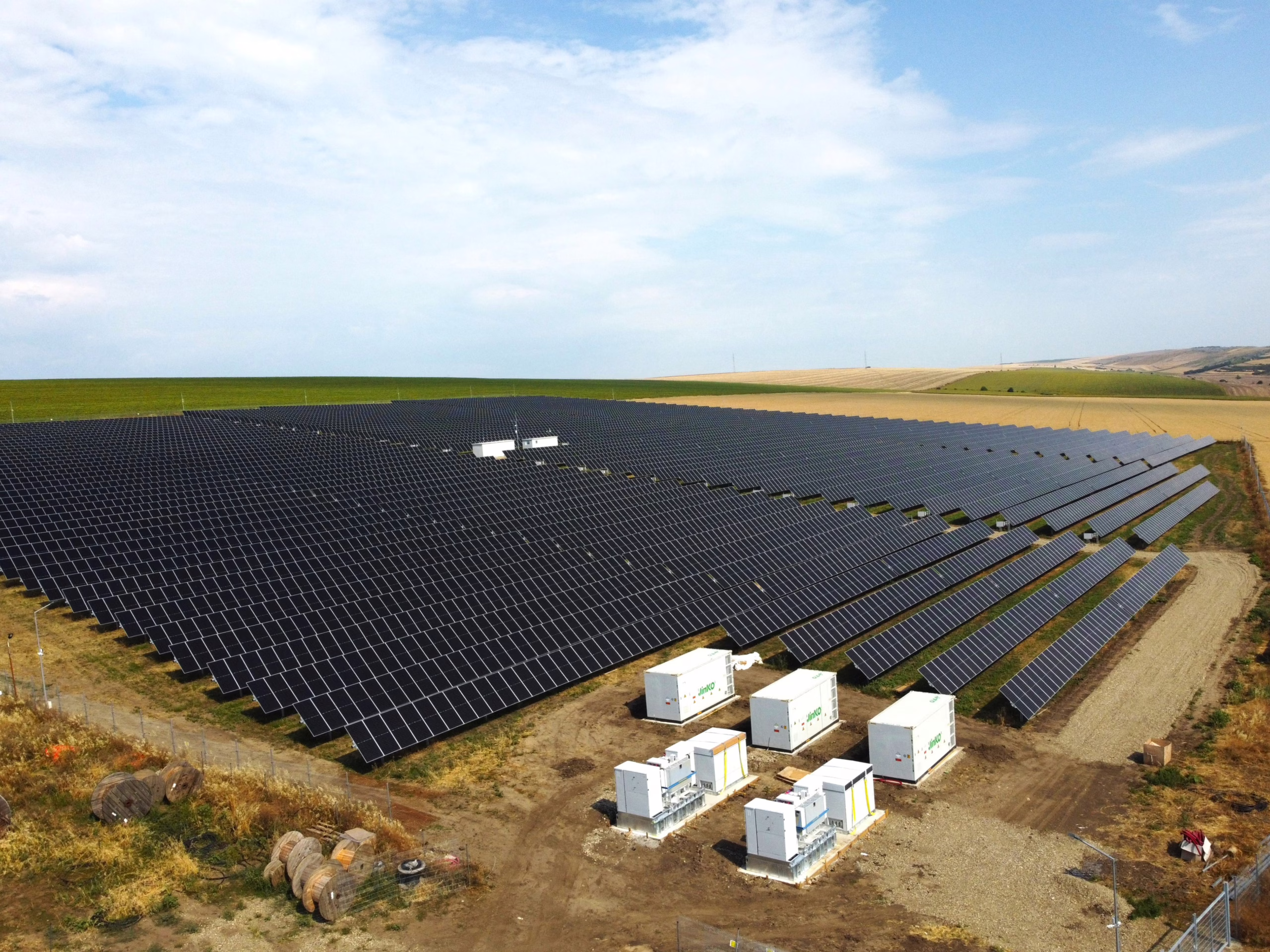 SolarToday pune în funcțiune un sistem de stocare a energiei de 10,32 MWh în România