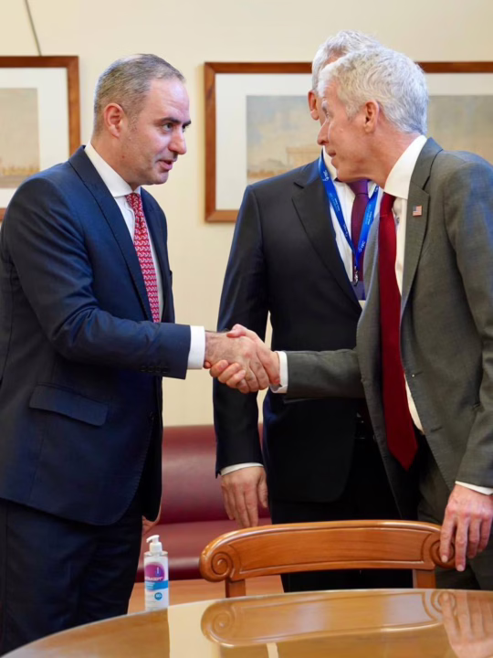 Întâlnire între ministrul finanțelor, Alexandru Nazare, și secretarul Departamentului Energiei al Statelor Unite, Chris Wright, în cadrul P-TEC - sursa foto: Alexandru Nazare (Facebook)