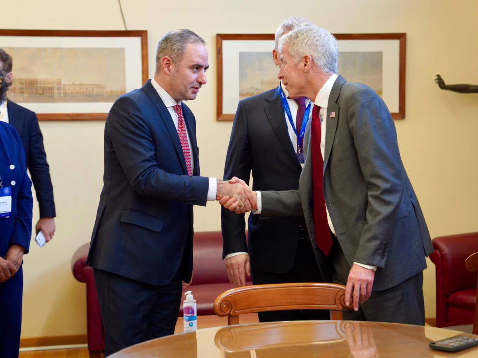 Întâlnire între ministrul finanțelor, Alexandru Nazare, și secretarul Departamentului Energiei al Statelor Unite, Chris Wright, în cadrul P-TEC - sursa foto: Alexandru Nazare (Facebook)