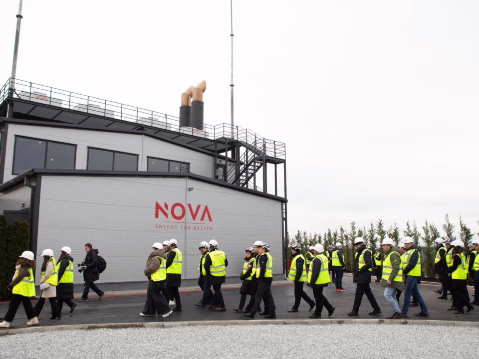 Sistem de stocare în baterii Nova Power&Gas - sursa foto: Ministerul Energiei (Facebook)