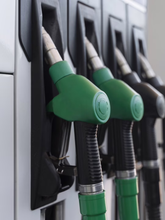 benzinarie, carburanti - sursa foto: Freepik.com